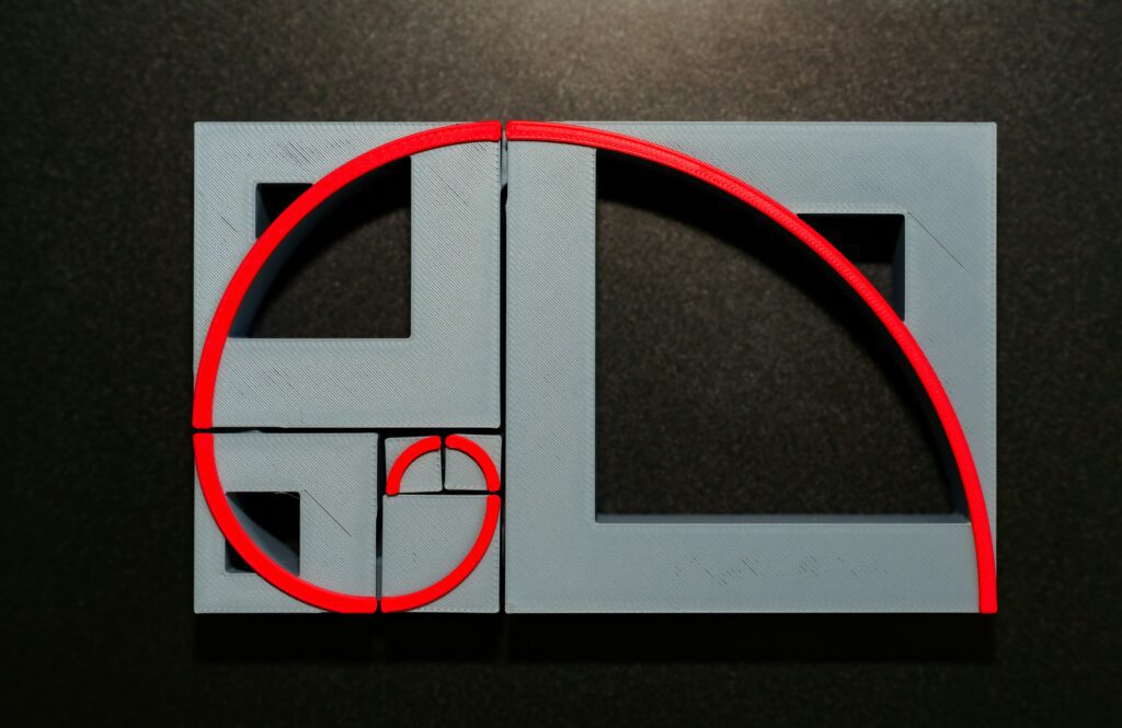 Fibonacci spiral based on the underlying squares